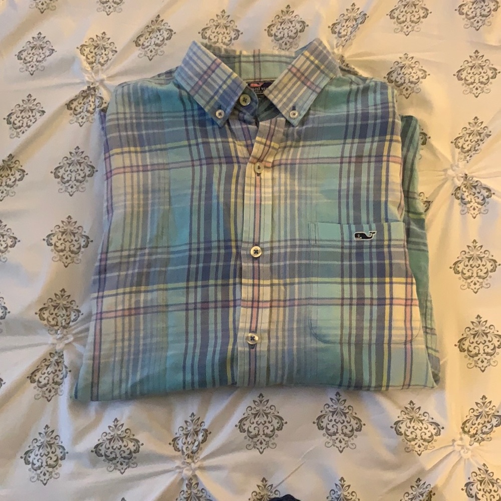 Men’s Vineyard Vines button down flannel!!